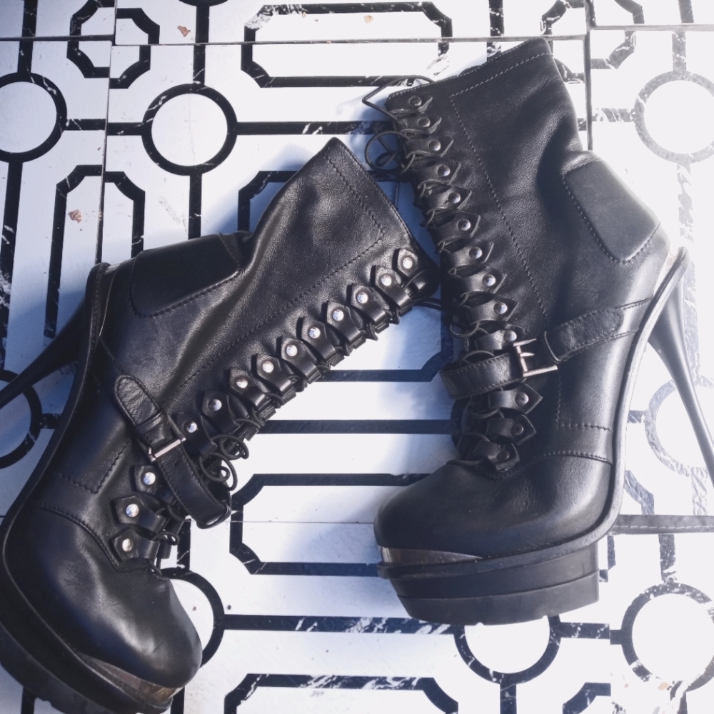 COPY - 🛫⭐ICONIC Runway Alexander MCQueen Boots Sz US8.5 UK39